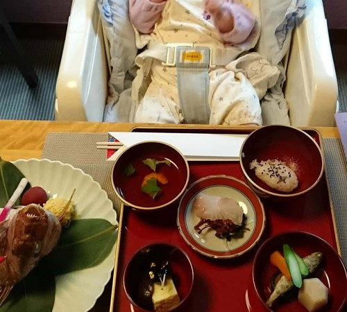 釧路にある「りをふく」で生後100日のお食い初めをしたときの様子